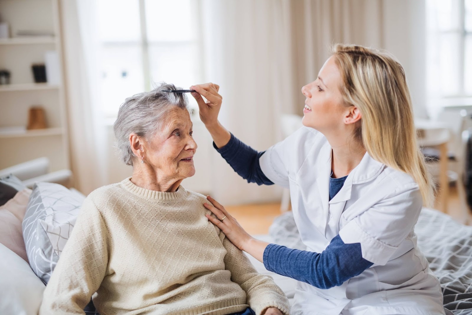 Hiring an In-Home Caregiver for Seniors – Key things to keep in mind
